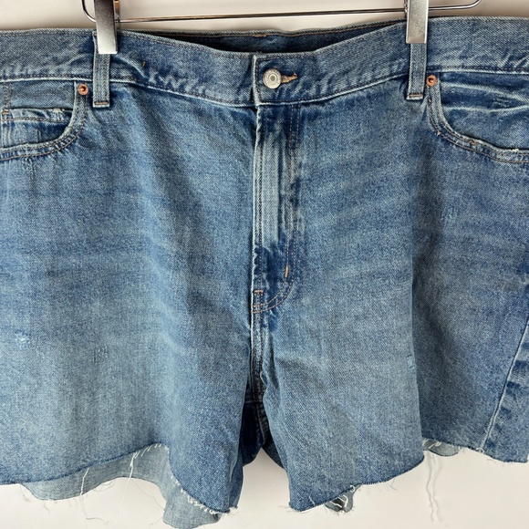 NWT: old navy High-Waisted Slouchy Straight Cut-Off Jean Shorts (22) - Picture 3 of 12